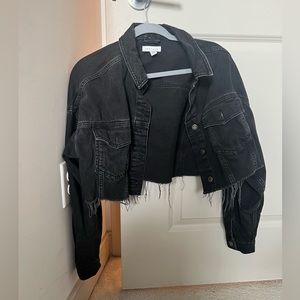 Topshop Black Distressed Cropped Denim Jacket, size 6